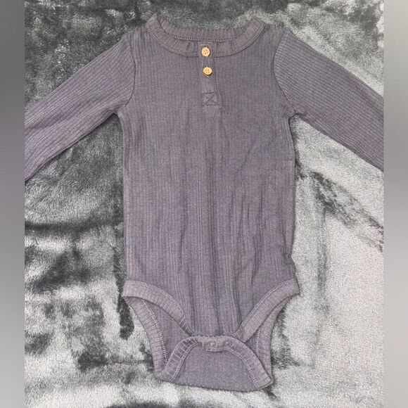 Nwt 12m gray longsleeve onesie - Picture 2 of 2